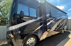 A-6 Newmar  33' , King Bed, Easy-Drive — Sleeps 5