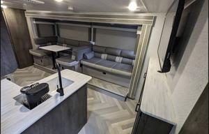 2022 - Sleeps 10! Delivery Available!!