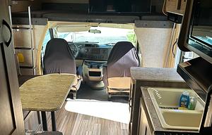 Pet Friendly Coachmen Freelander 21 RS