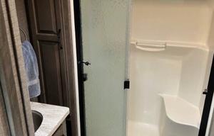 2019 Venom V4114TK RV rental photo 12