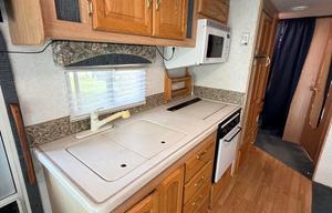 34’ Windsong RV – Low Miles, Sleeps 7
