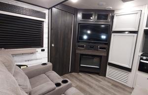 Fireside RV's 2021 Jayco White Hawk 27RB LMI1125