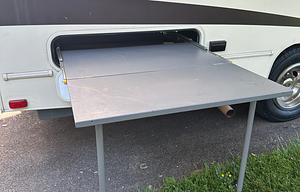 Pet Friendly Coachmen Freelander 21 RS