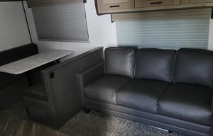 2021 Shadow Cruiser 325BHS