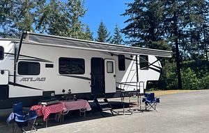 2021 Dutchmen Atlas "BUNK House" Fifth Wheel