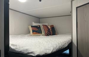 *DELIVERY ONLY* 2022 Dutchmen RV Coleman LanternLT