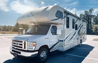 Meet RV Nighter Thor Four Winds Class C with WIFI