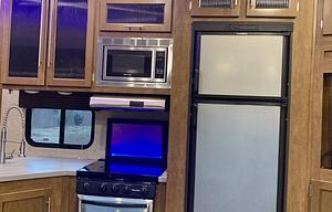 HOME AWAY FROM HOME 2018 Sabre...Will DELIVER & SET UP