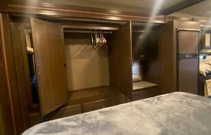 30 Ft Class A Motor Coach - Pets Allowed