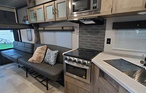 2020 Palomino Puma XLE Lite 25TFC Toy Hauler