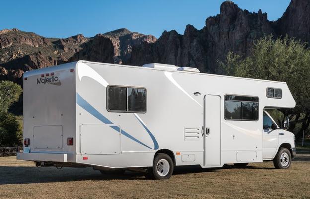 Pet Friendly 2018 Thor Motor Coach Four Winds 28A