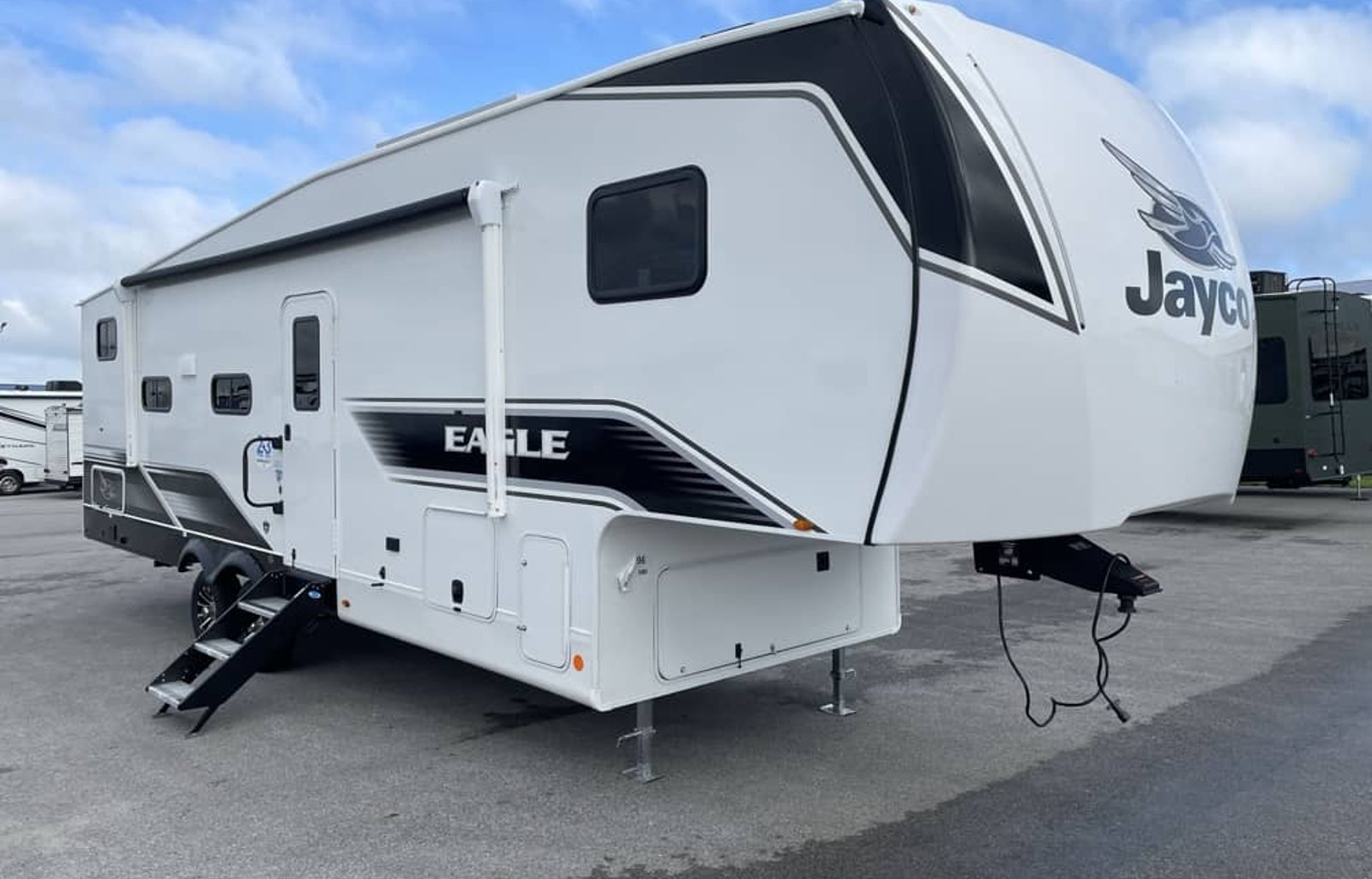 2025 Eagle 28BHU