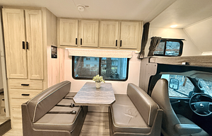 Family&Pet Friendly - 2024 Forest River SUNSEEKER
