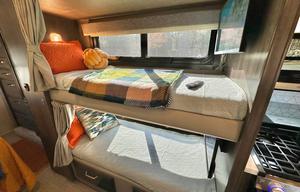 ‘Endeavor’ Loaded with Amenities + Sleeps 10!