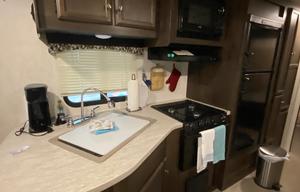 2019 Starcraft Launch Outfitter 27BHU