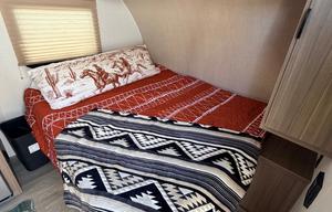 Easy Camping - BRAND NEW
