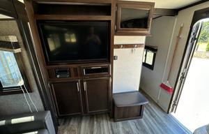 Sleeps 10 Travel Trailer - 2018 Jayco Jay Flight