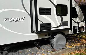 2020 R-Pod Sleeps 4. Light. Can be pulled by  SUV.