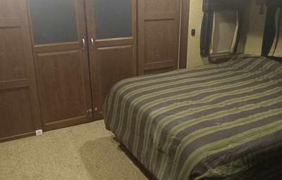 2015 CrossRoads RV Rushmore Washington RF39WA RV rental photo 2