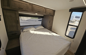 2025 Alpha Wolf Bunkhouse | Sleeps 8 | Deliverable