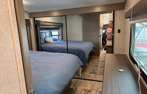 Special Labor Day Pricing!!!     5th Wheel Living