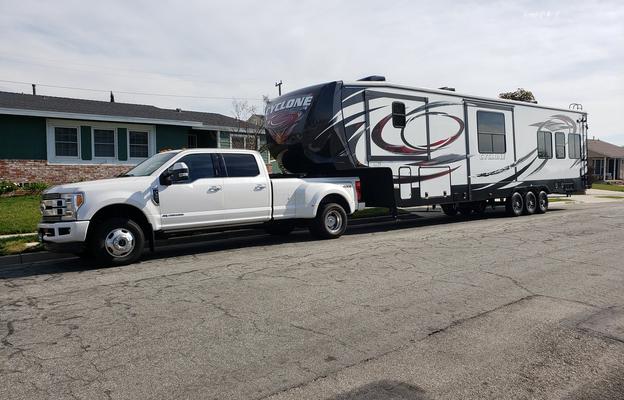 43 Toy Hauler with 4 bunks in the 18 foot garage!