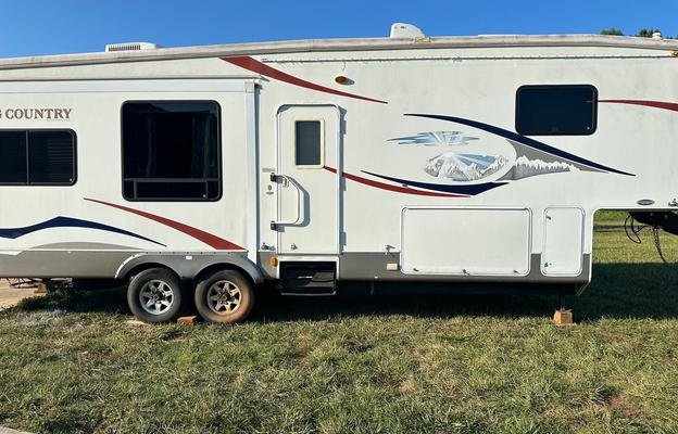 2008 Big Country 3300 RL RV rental photo 1