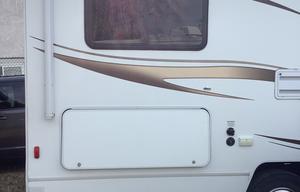 Large Group Alaska RV - Winnebago Minnie Winnie