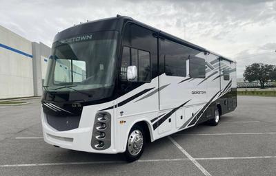 Luxury Class A | Sleeps 7 | Families
