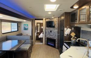 New RV. Sleeps 9! Unlimited Miles! Generator.