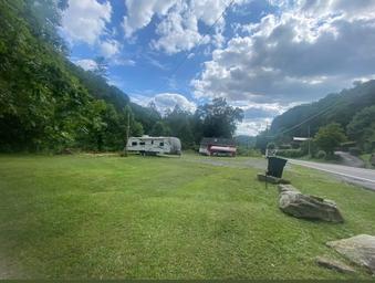 Yogi's RV Retreat and Nature Suites