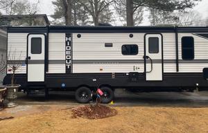 Adventurous 2023 Keystone Hideout: Sleeps 8