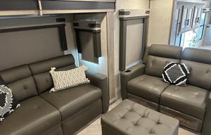 2021 Salem Hemisphere 378FL RV rental photo 13