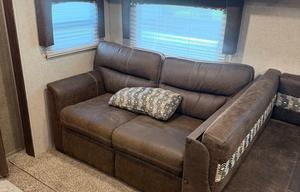 2018 Rockwood Ultra Lite 2706WS RV rental photo 10