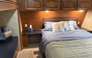 Spacious Toy Hauler Sleeps 8+ Patio/Garage