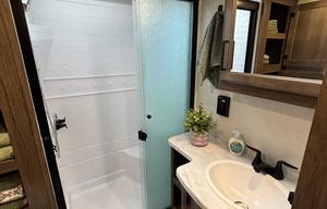 Stocked 5th Wheel | King Bed & Generator Included