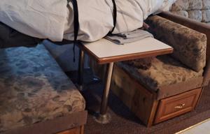 2001 Sandpiper 300BH RV rental photo 5