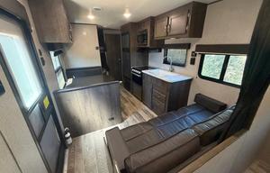 Spacious Clean 29' Jayco Travel Trailer