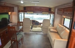 2013 Winnebago Vista 30T Class A Gas