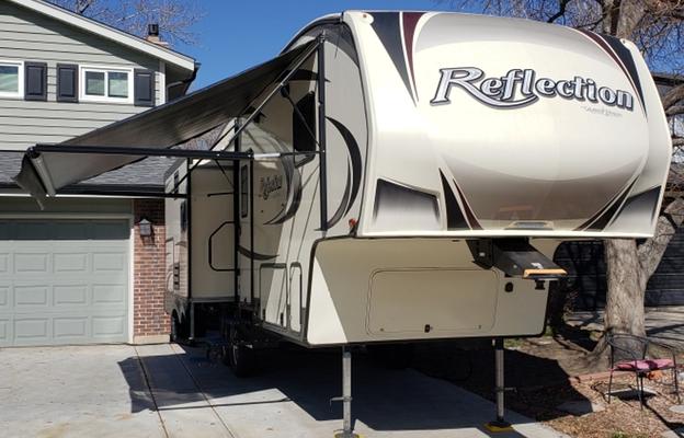 Spacious 2018 Grand Design Reflection Fifth Wheel