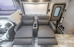 38' 2023 Thor Omni in Des Moines, Easy to Drive