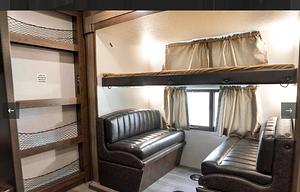 Bunkhouse!Sleeps 10, Spacious, Pet Friendly,Island