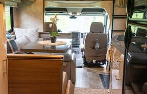 2019 Winnebago Navion 24J