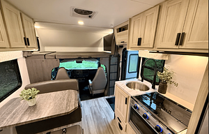 Family&Pet Friendly - 2024 Forest River SUNSEEKER