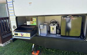 2022 Della Terra 250BH RV rental photo 3
