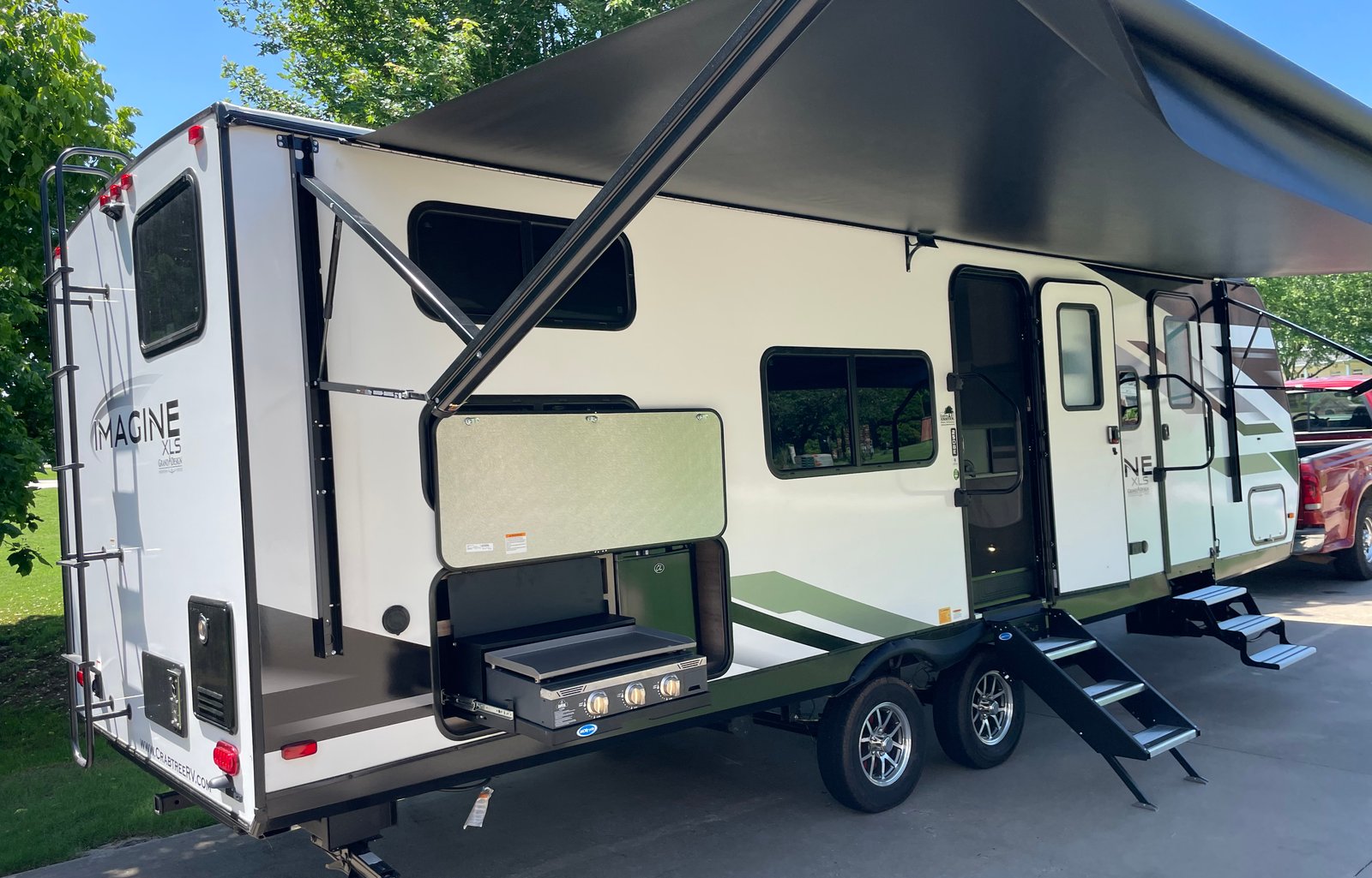 BRAND NEW Grand Design Imagine 25DBE Luxury RV