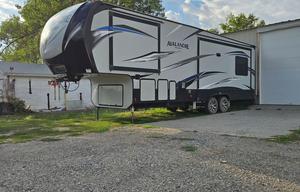 2018 Keystone RV Avalanche 301RE