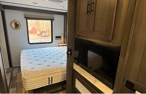 Fully Stocked NEW FR3 Class A Seats 8 sleeps 10