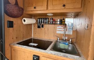 Cozy Offroad Camper with Tempur-Pedic Bed
