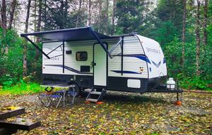 "Lightweight" 5-6 member Family Bunkhouse *SOLAR*!